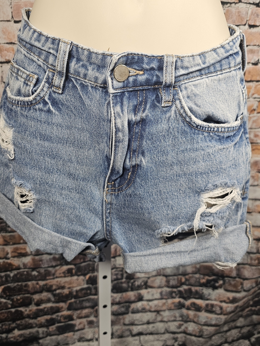 Flying Monkey Shorts Size 25 Distressed Mom Denim Shorts Cuffed High Rise Light